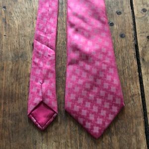 Vintage Hermes tie: understatement to notice